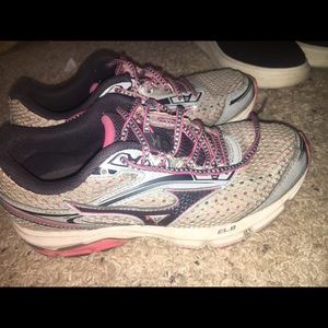 Mizuno running shoes